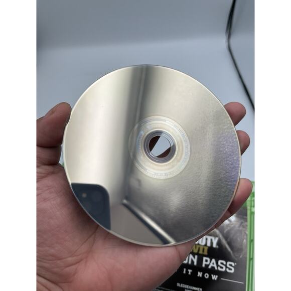 Call of Duty WWII World War 2 (Xbox One) Complete in Box CIB - WORKING - Picture 9 of 11